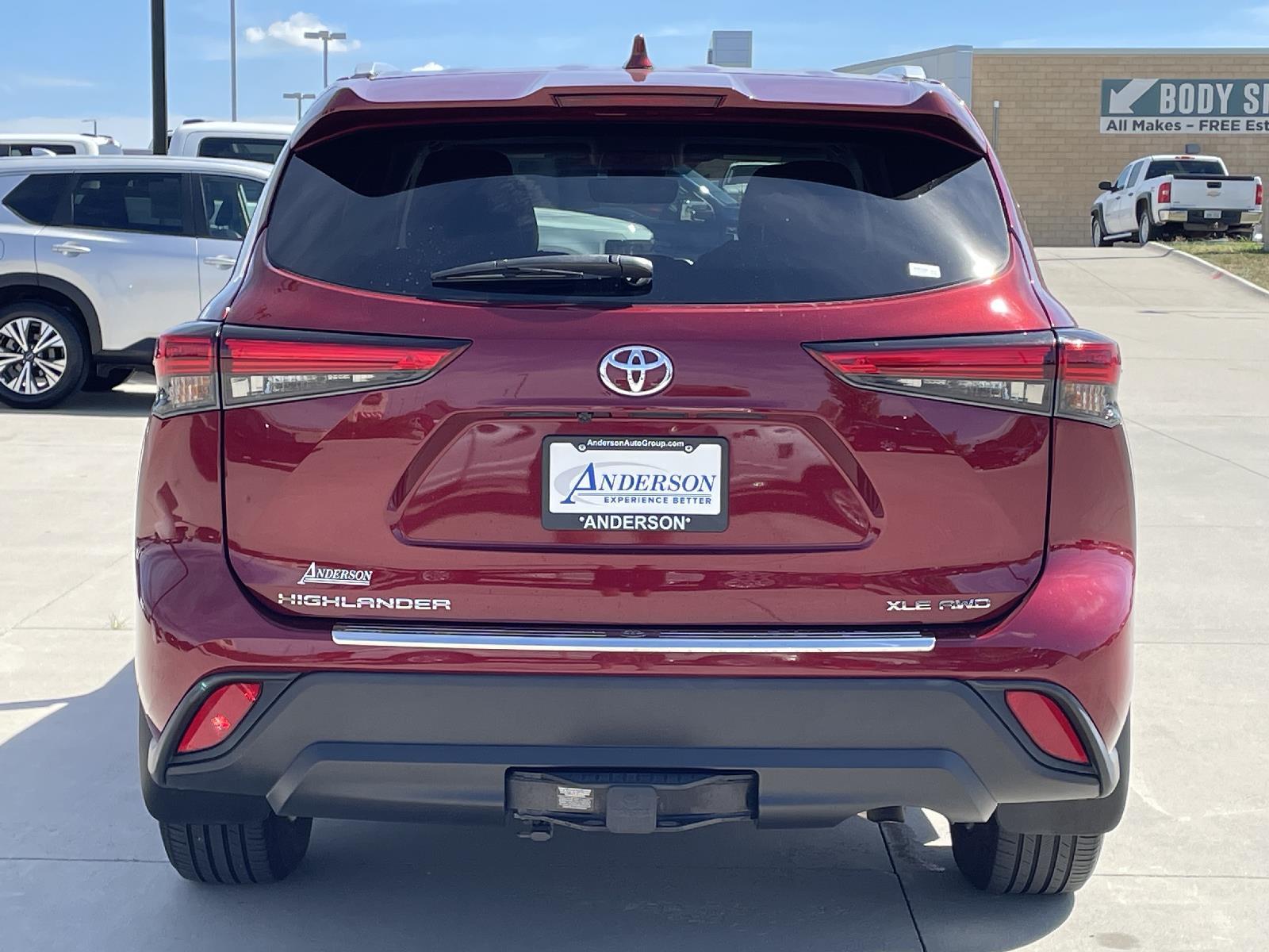 Used 2022 Toyota Highlander XLE SUV for sale in Lincoln NE