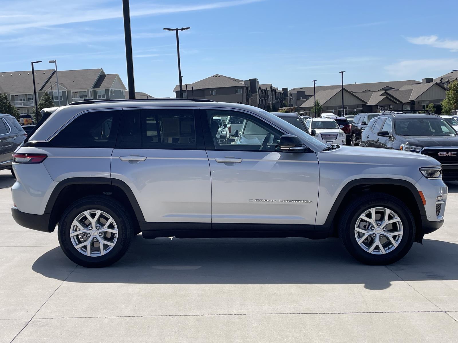 Used 2023 Jeep Grand Cherokee Limited SUV for sale in Lincoln NE