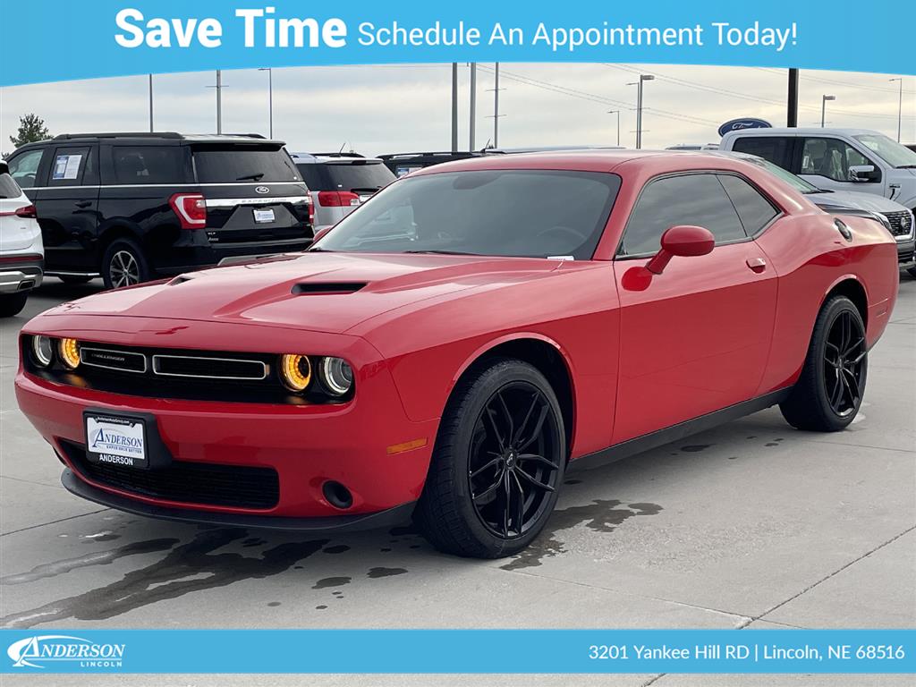 Used 2017 Dodge Challenger SXT Stock: HH501805