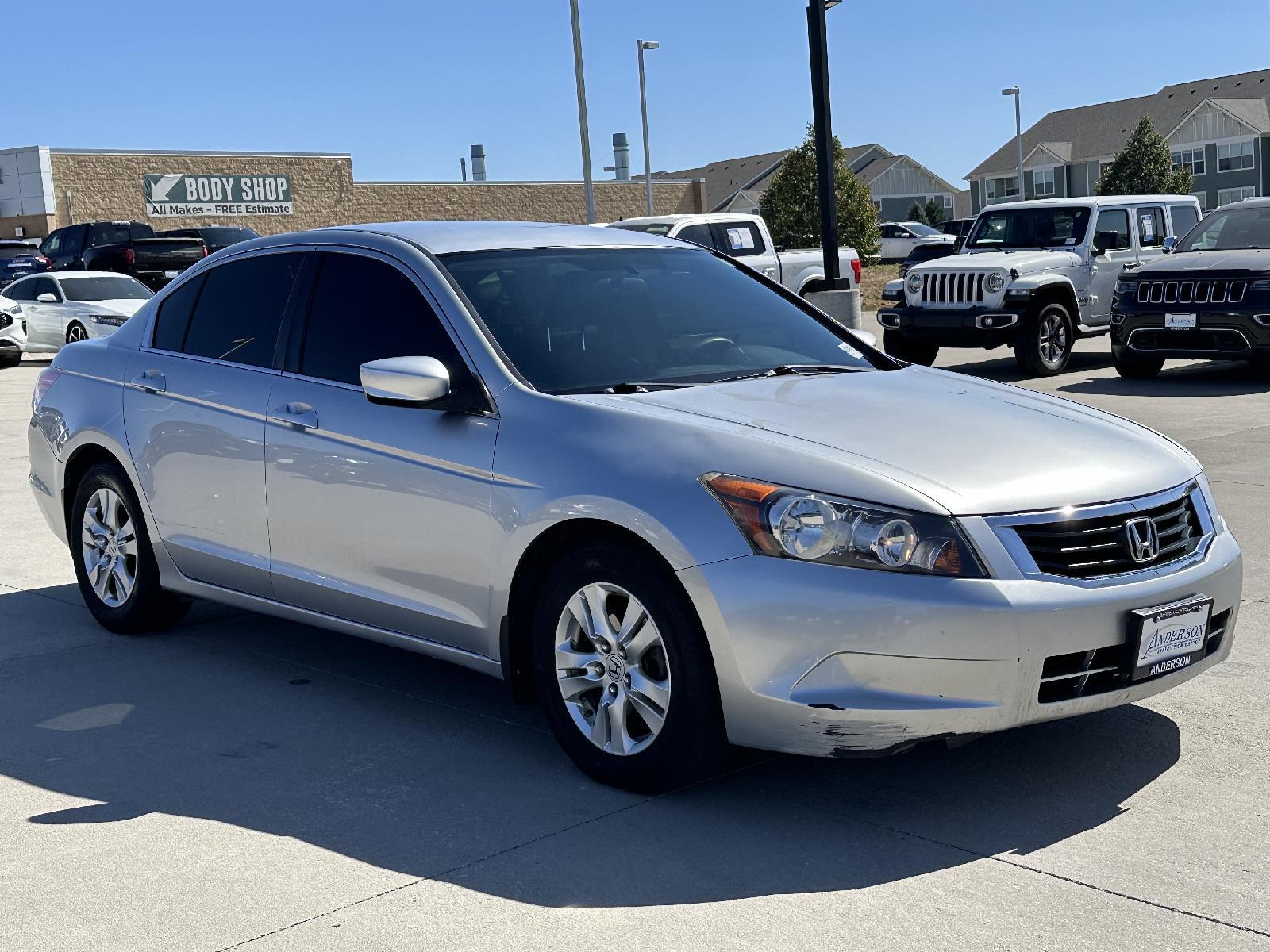 Used 2008 Honda Accord Sdn LX-P Sedan for sale in Lincoln NE