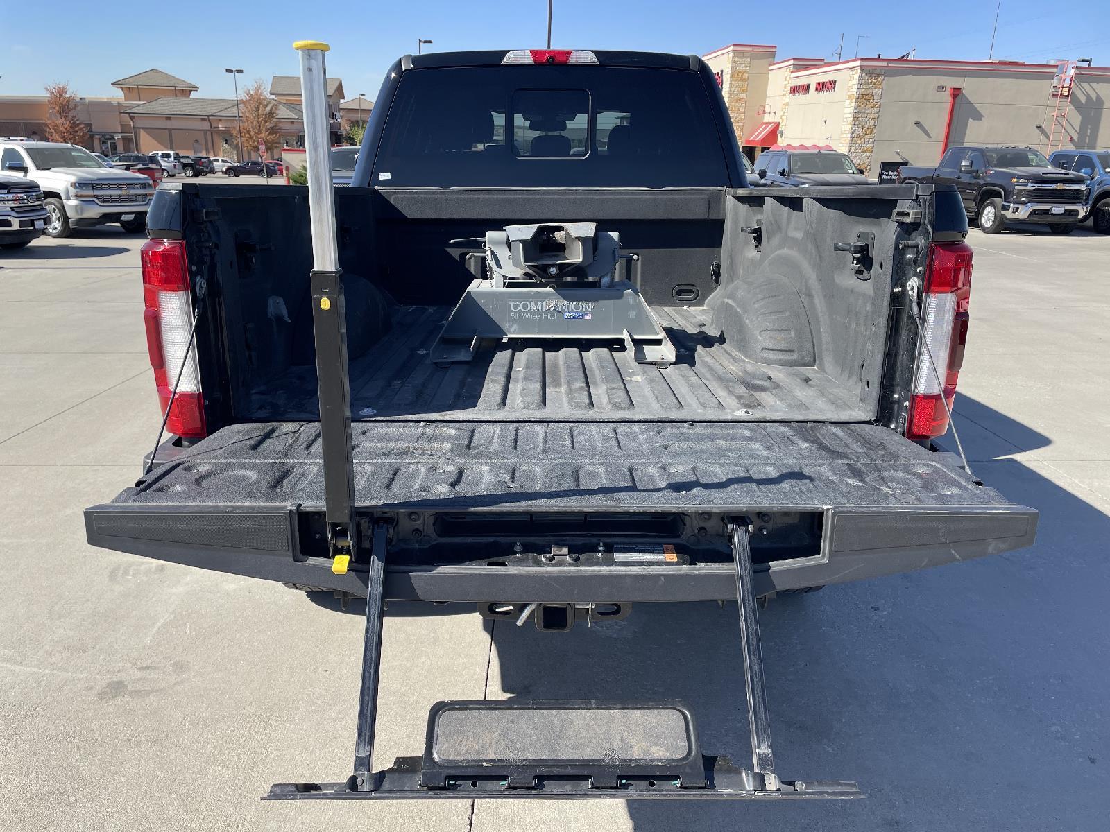 Used 2018 Ford Super Duty F-350 SRW Platinum Crew Cab Truck for sale in Lincoln NE