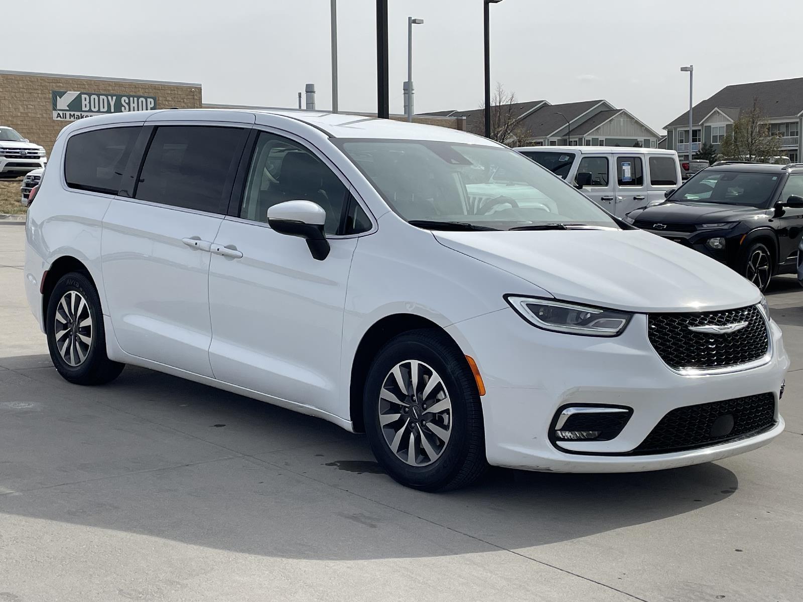 Used 2023 Chrysler Pacifica Hybrid Touring L Minivans for sale in Lincoln NE