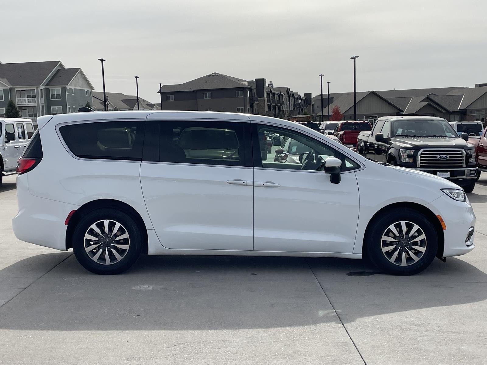 Used 2023 Chrysler Pacifica Hybrid Touring L Minivans for sale in Lincoln NE