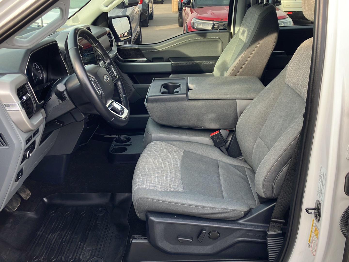 View vehicle photo 4