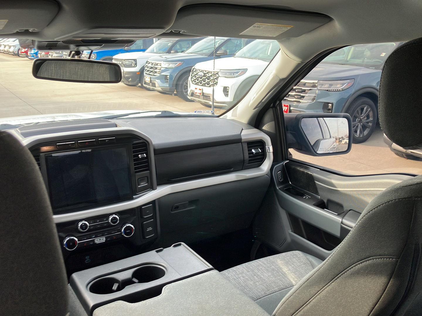 View vehicle photo 2