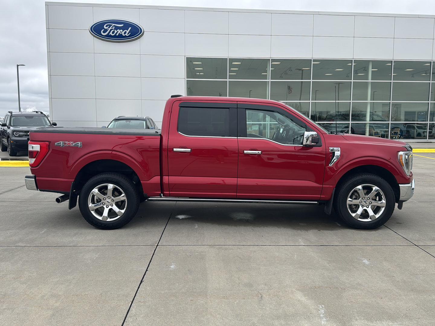 View vehicle photo 2