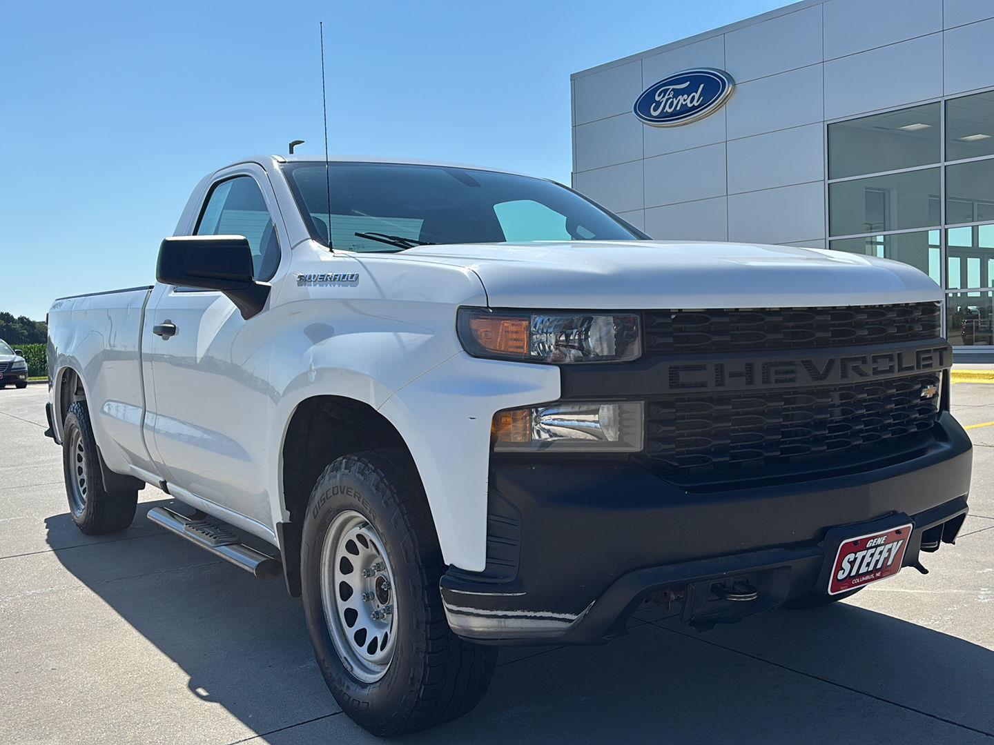 Summit White 2019 Chevrolet Silverado 1500 Pickup Truck Four-Wheel Drive 6-Speed Automatic