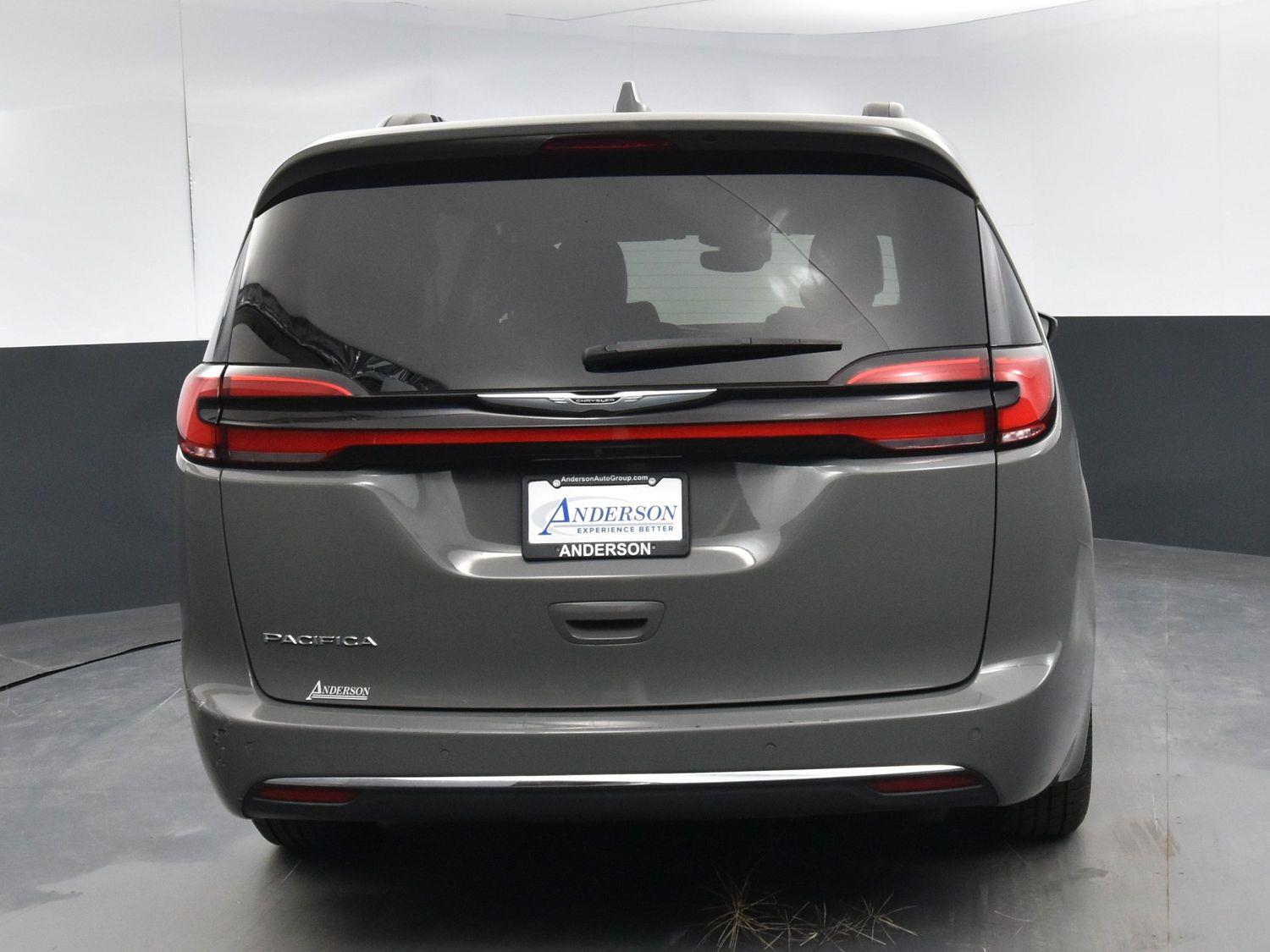 Used 2022 Chrysler Pacifica Touring L Minivans for sale in Grand Island NE