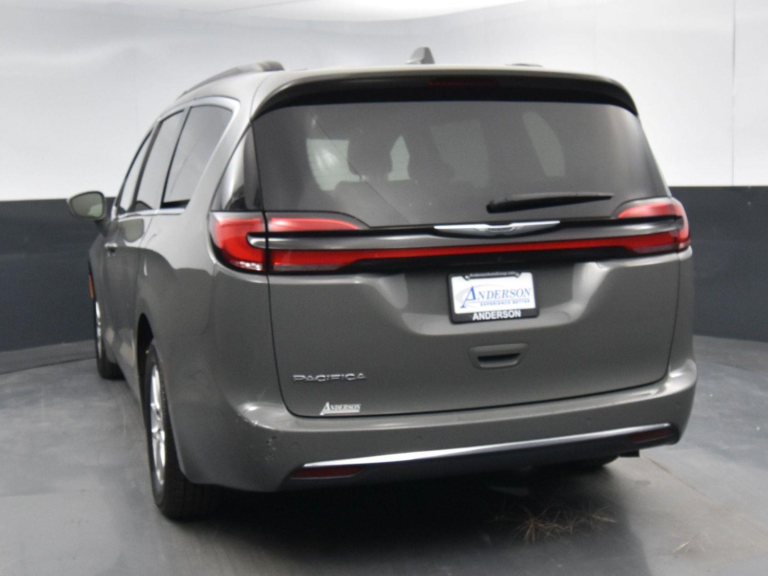 Used 2022 Chrysler Pacifica Touring L Minivans for sale in Grand Island NE