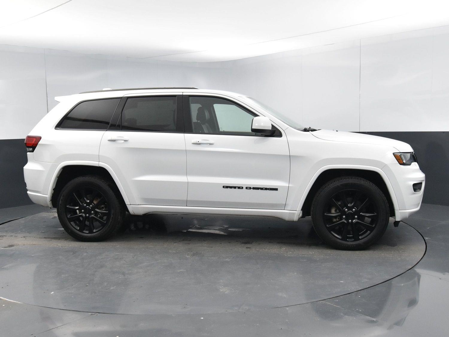 Used 2019 Jeep Grand Cherokee Altitude SUV for sale in Grand Island NE