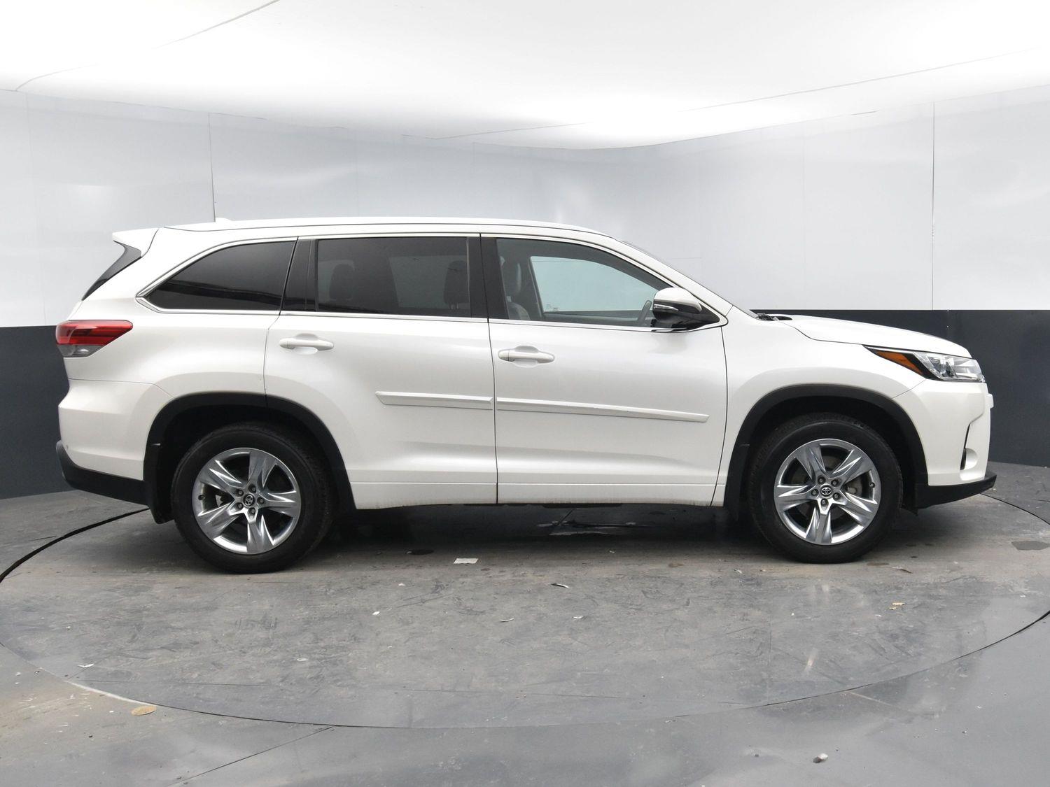 Used 2018 Toyota Highlander Limited SUV for sale in Grand Island NE