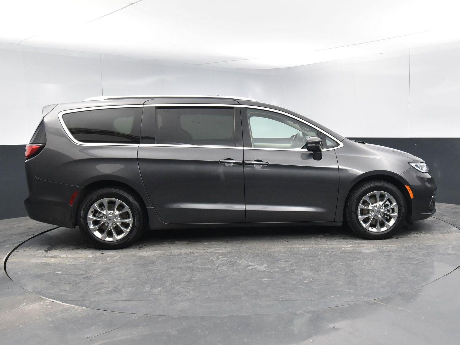 Used 2021 Chrysler Pacifica Touring L Minivans for sale in Grand Island NE