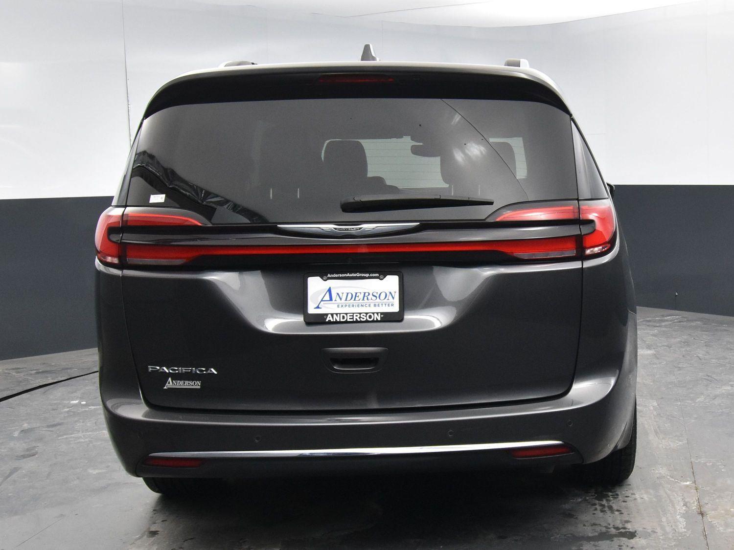 Used 2021 Chrysler Pacifica Touring L Minivans for sale in Grand Island NE