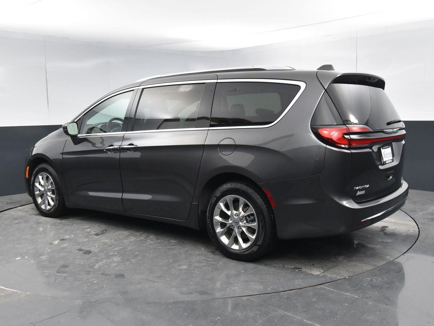 Used 2021 Chrysler Pacifica Touring L Minivans for sale in Grand Island NE