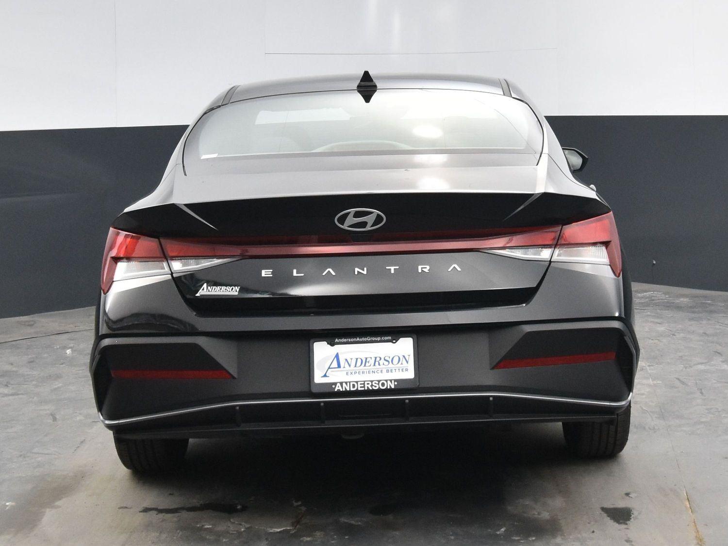 Used 2024 Hyundai Elantra SE Sedan for sale in Grand Island NE