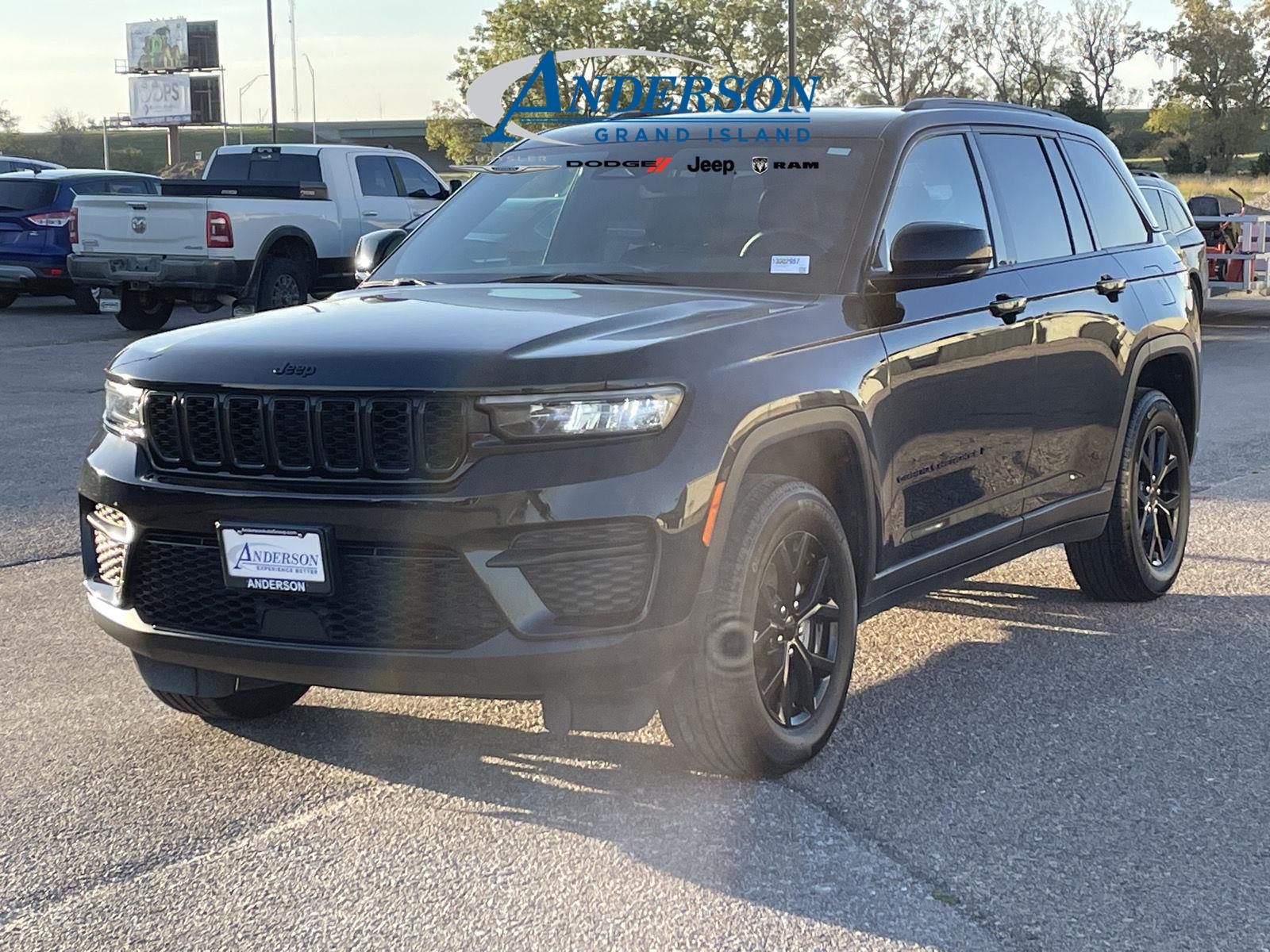 Used 2024 Jeep Grand Cherokee Altitude SUV/Crossover for sale in Grand Island NE