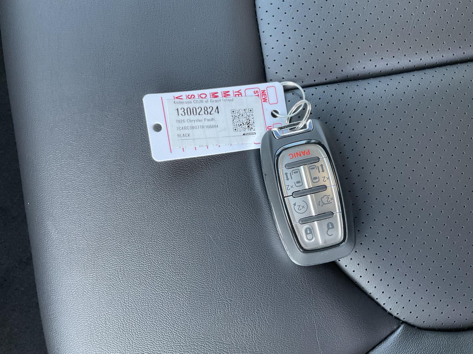 New 2026 Chrysler Pacifica Select Minivan for sale in Grand Island NE