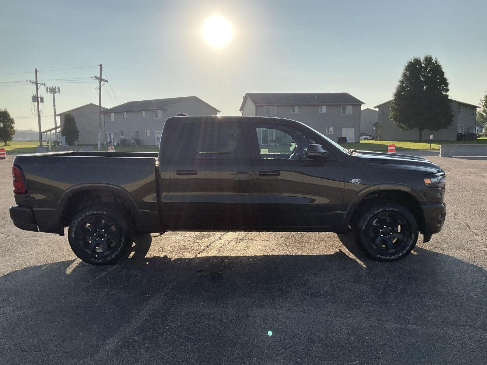 Vehicle photo 6
