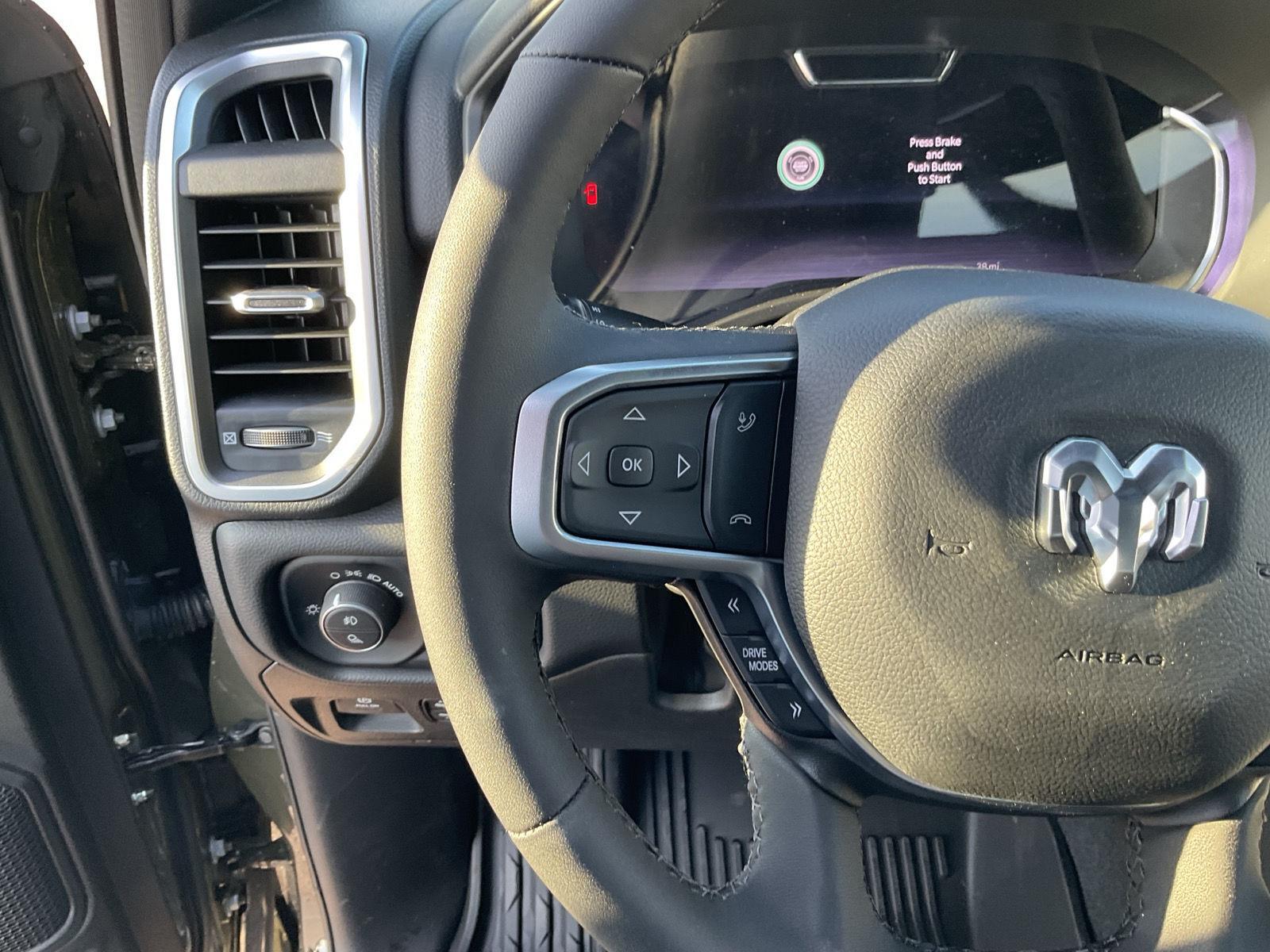 Vehicle photo 10