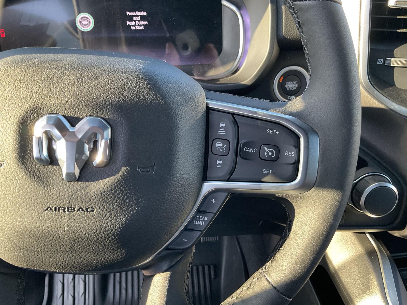 Vehicle photo 11