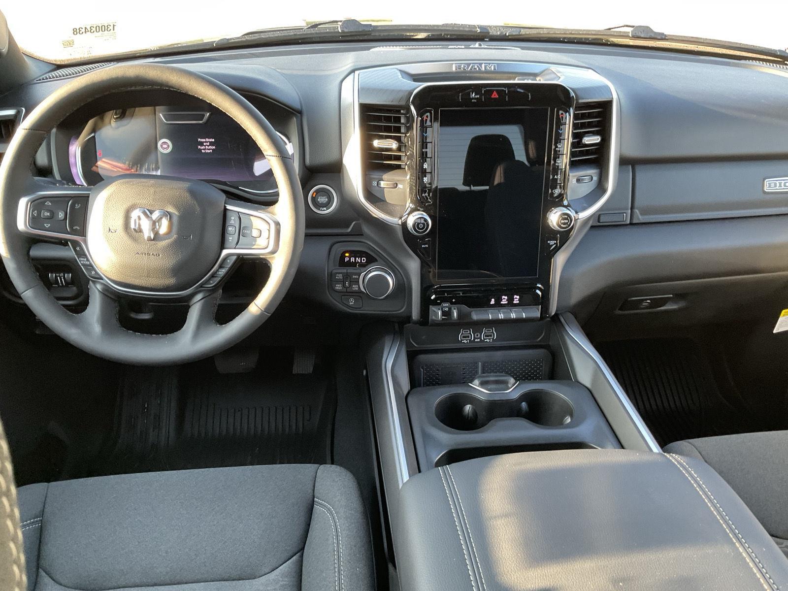 Vehicle photo 16