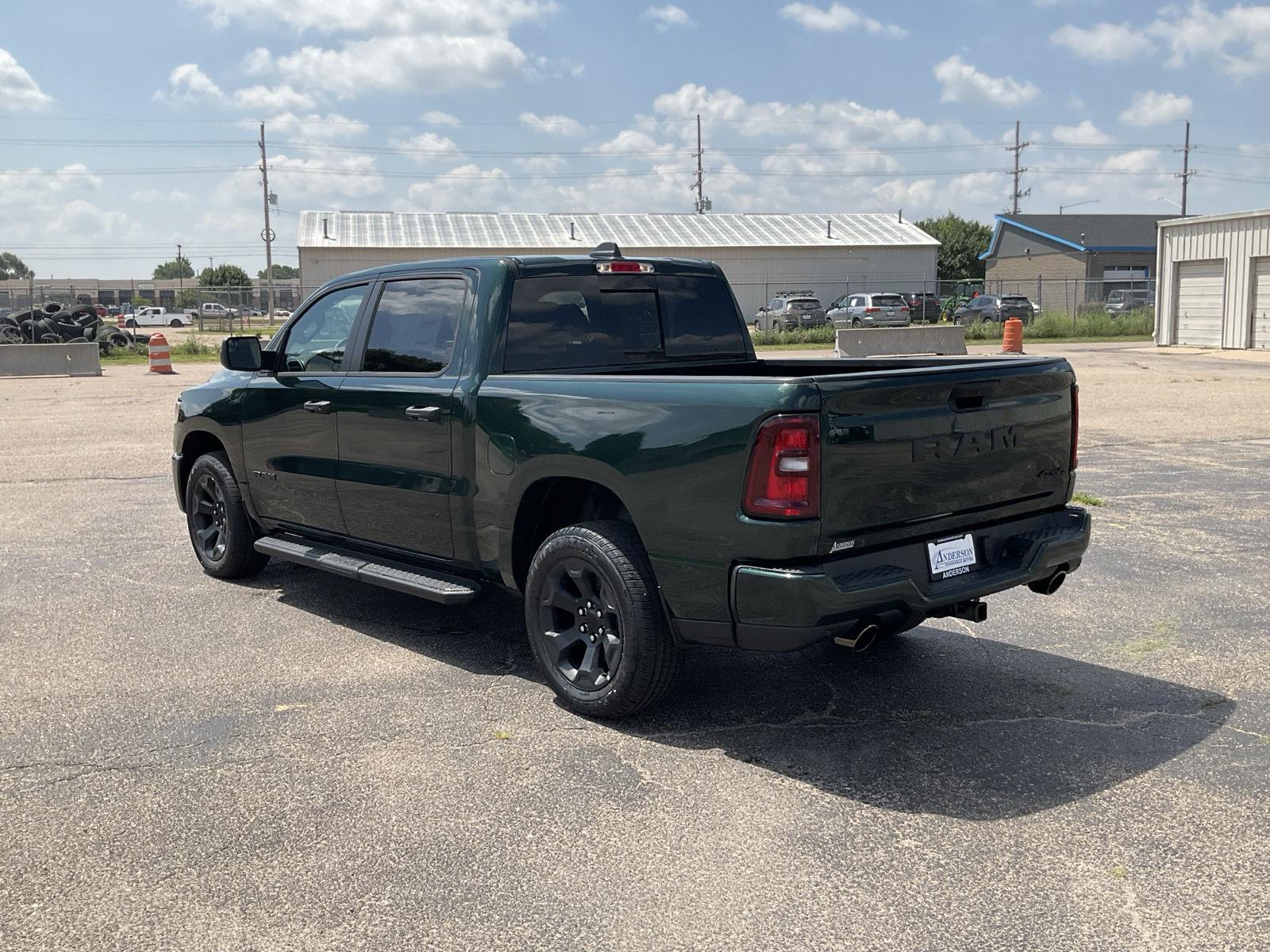 Vehicle photo 3