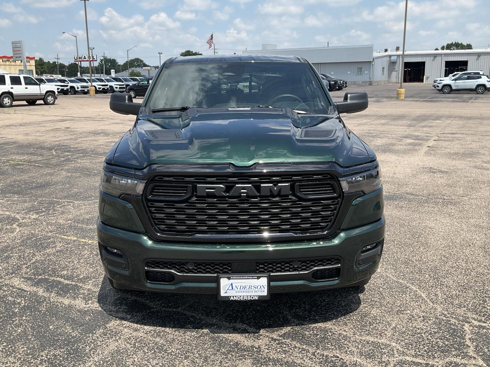 Vehicle photo 7