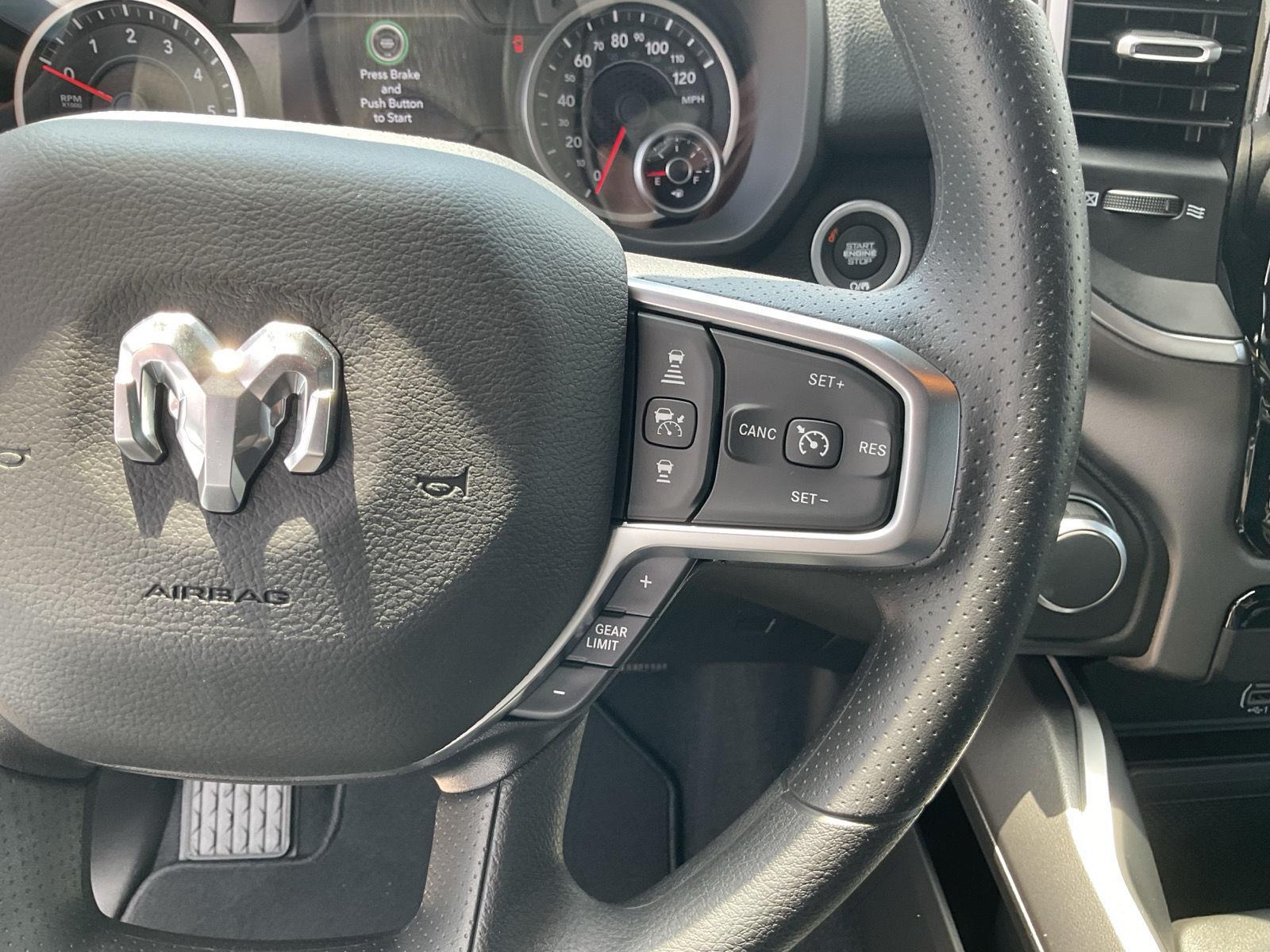Vehicle photo 10