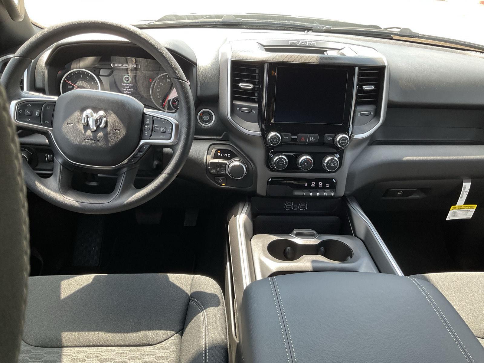 Vehicle photo 19