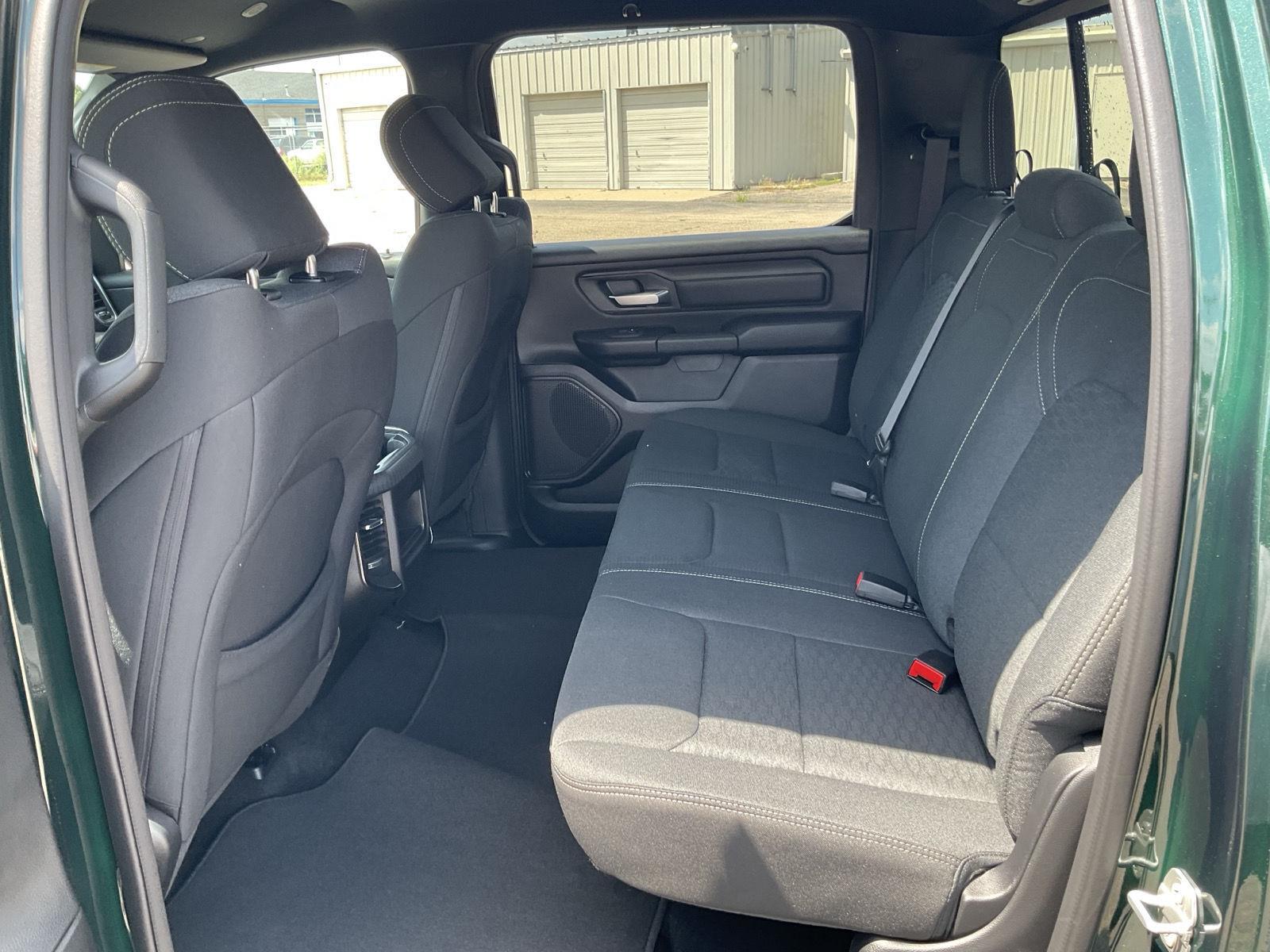 Vehicle photo 20