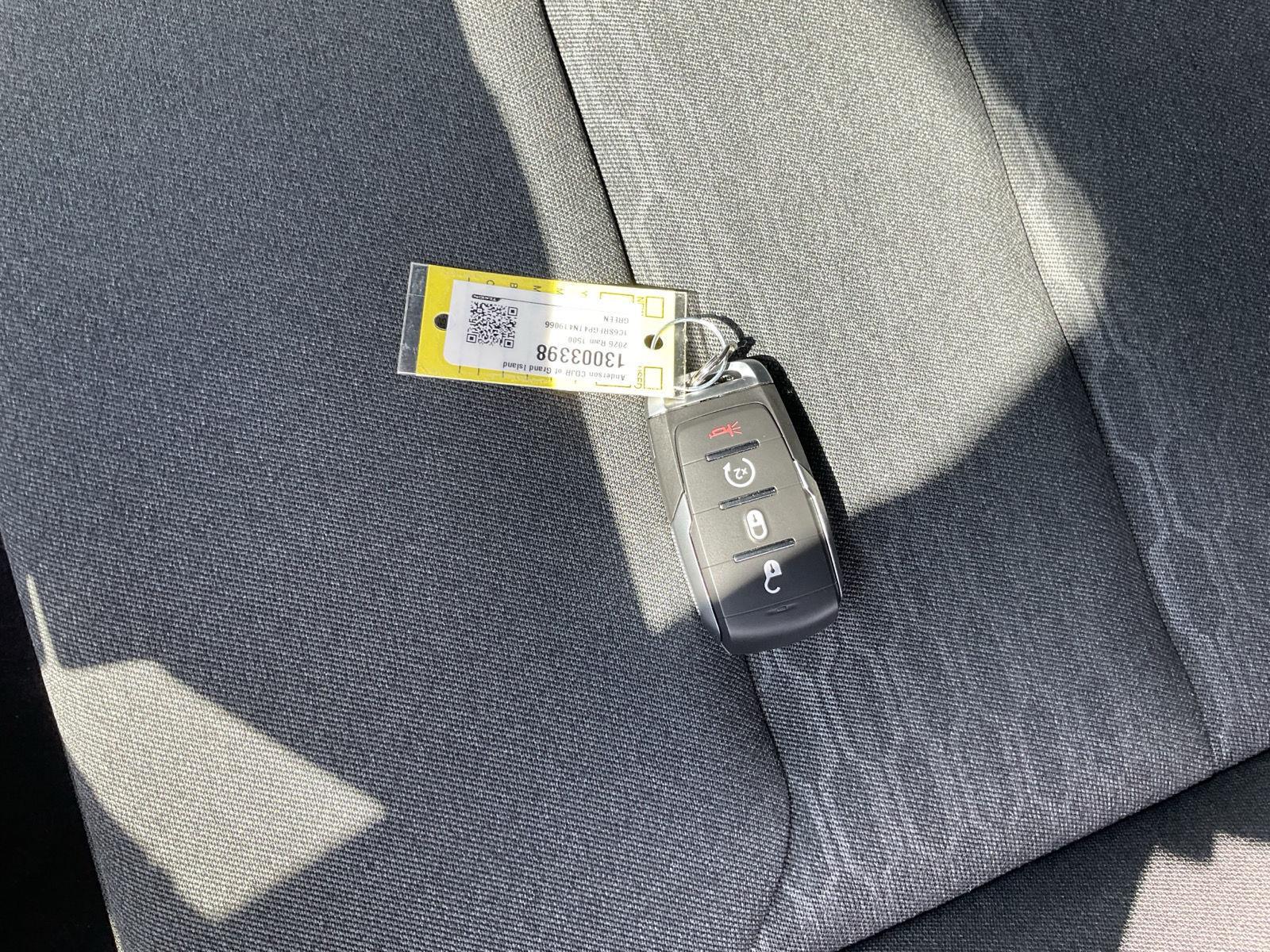 Vehicle photo 21