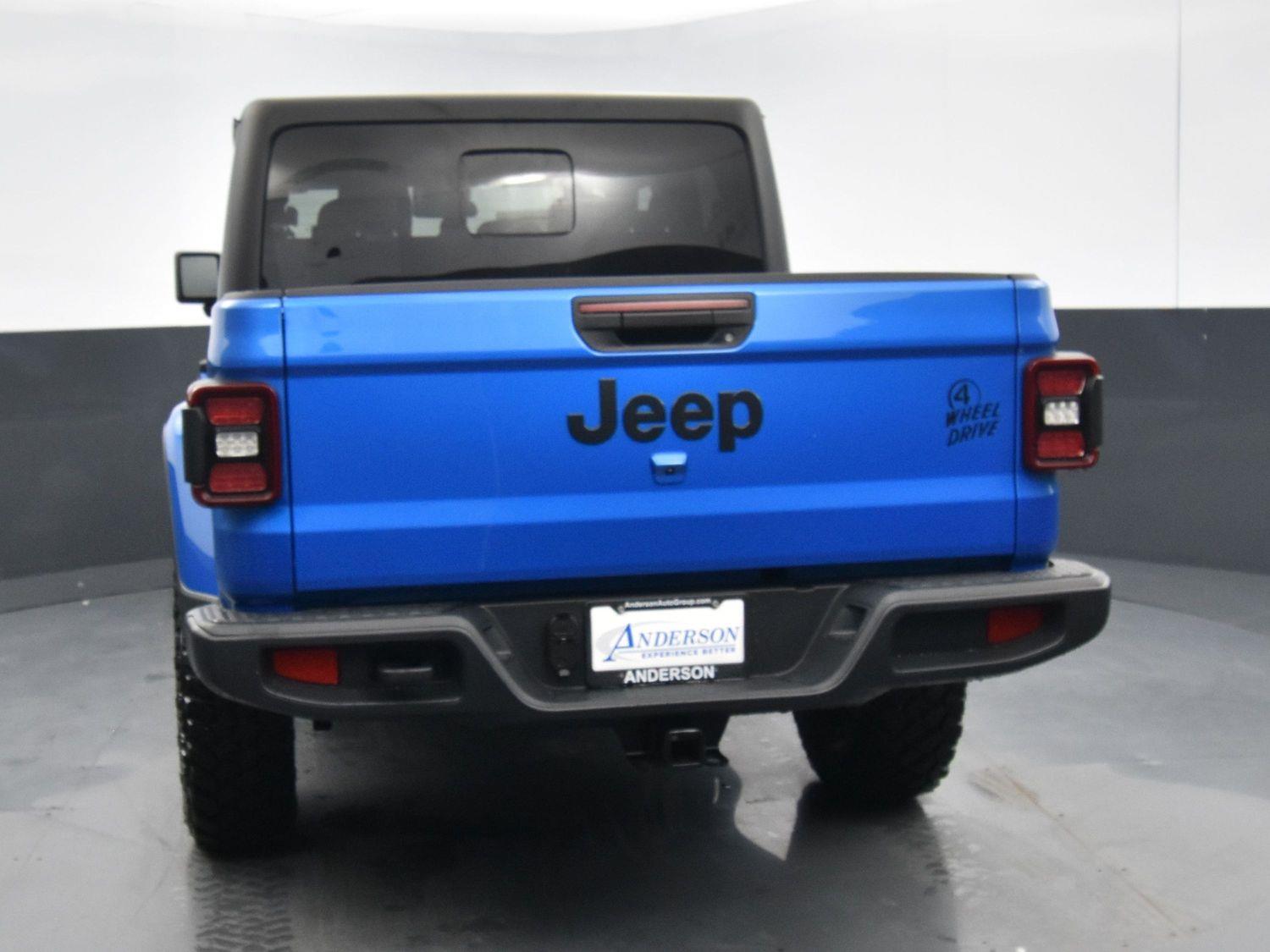 New 2024 Jeep Gladiator Willys Crew Cab Truck for sale in Grand Island NE