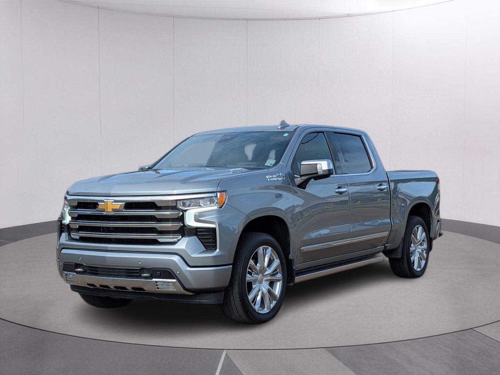 Sterling Gray Metallic 2025 Chevrolet Silverado 1500 Pickup Truck Four-Wheel Drive Automatic