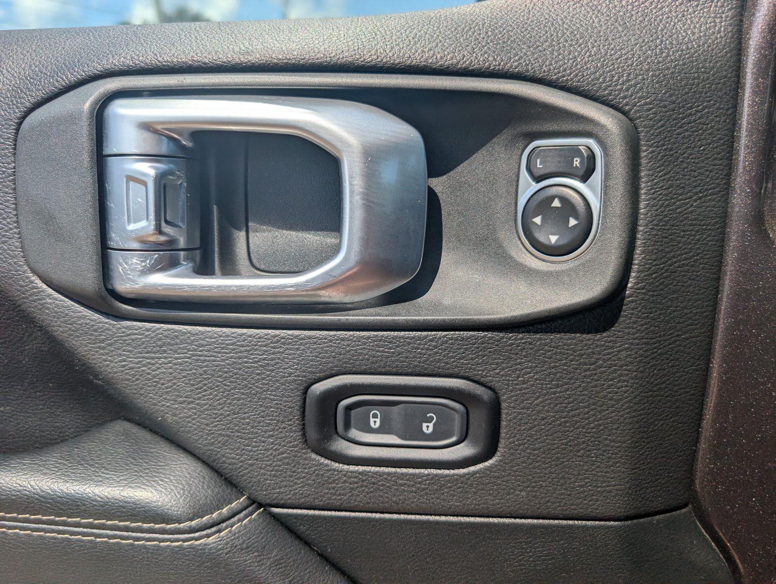 Used 2020 Granite Crystal Metallic Clearcoat Jeep North Edition image 64