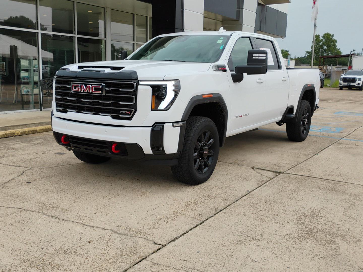 Summit White 2025 GMC Sierra 2500HD Pickup Truck Four-Wheel Drive Automatic