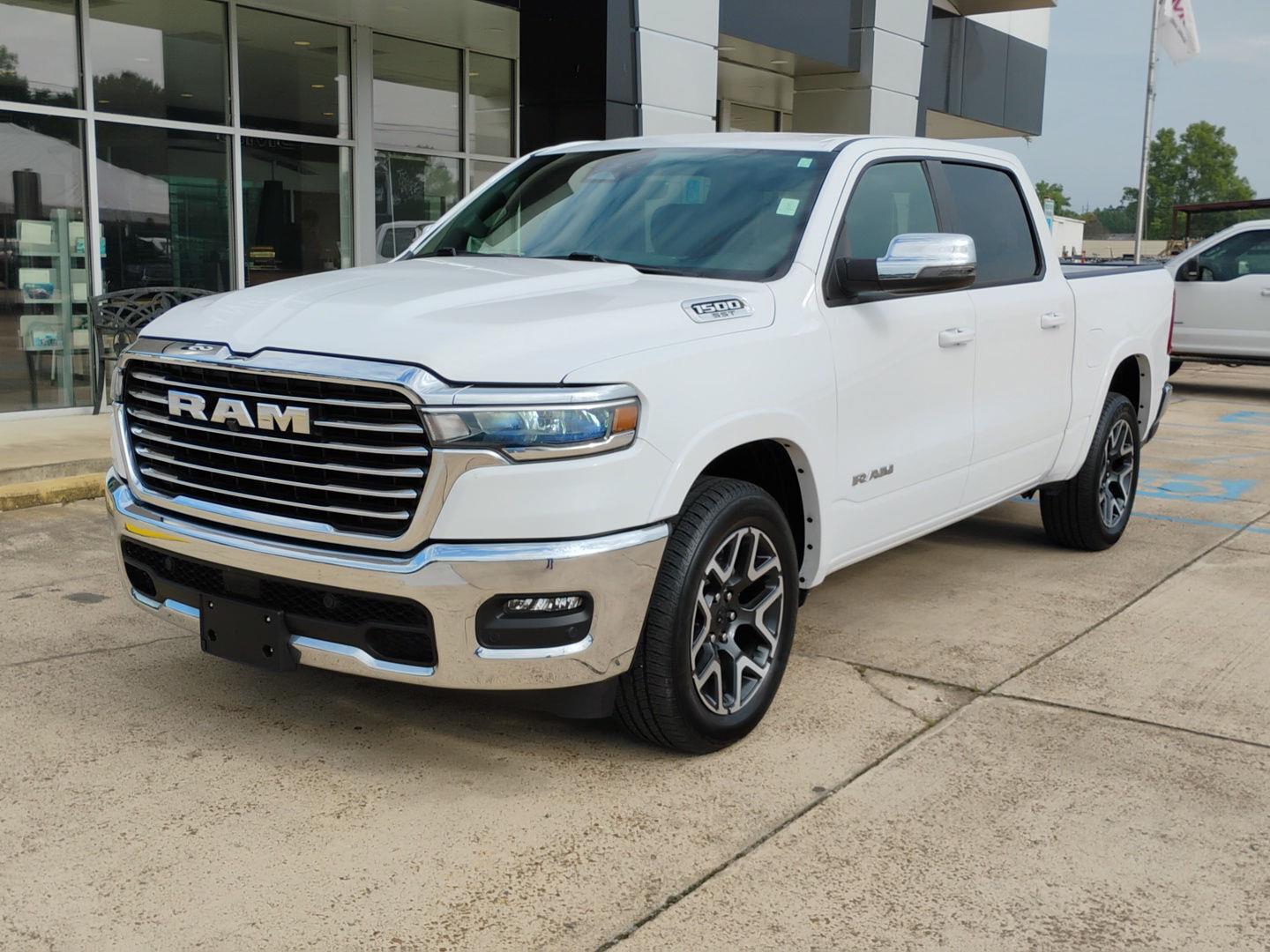 Bright White Clearcoat 2025 RAM 1500 Pickup Truck Four-Wheel Drive 8-Speed Automatic