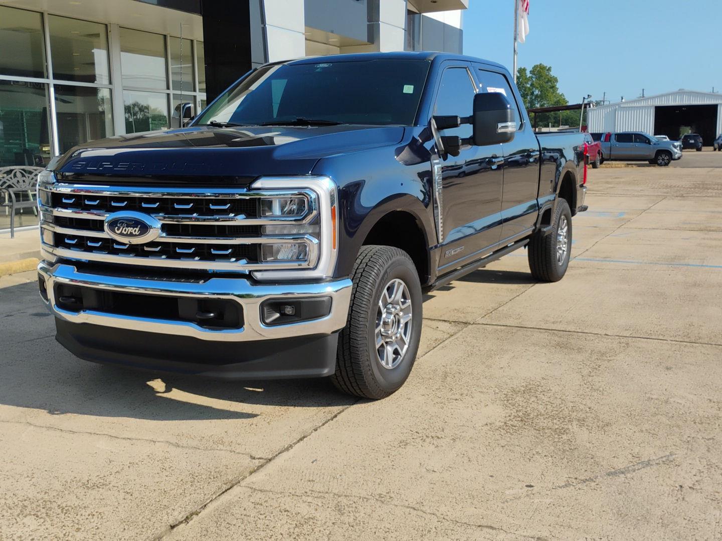 Antimatter Blue Metallic 2024 Ford F-250 Super Duty Pickup Truck Four-Wheel Drive Automatic