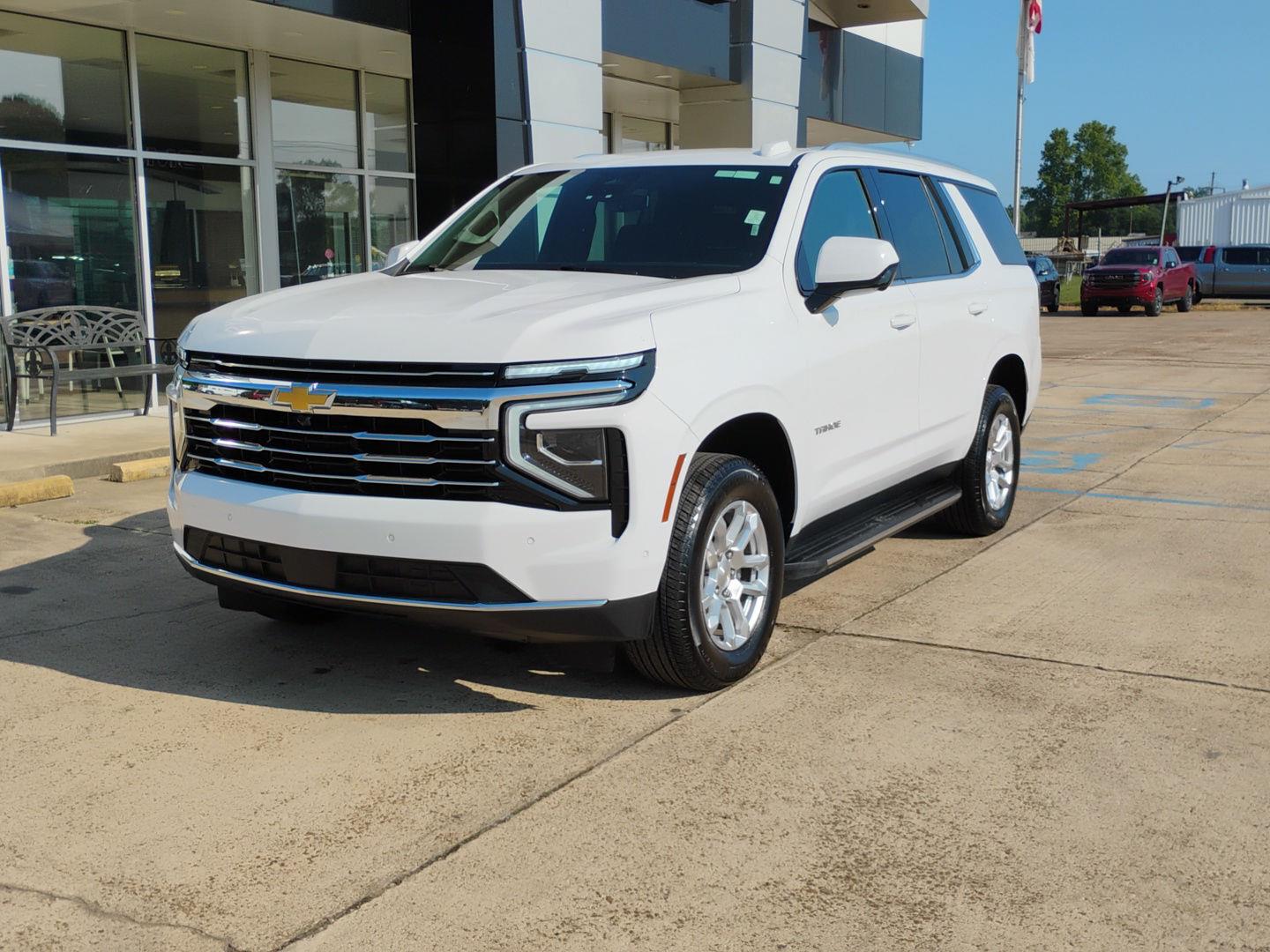 Summit White 2025 Chevrolet Tahoe SUV / Crossover Four-Wheel Drive Automatic