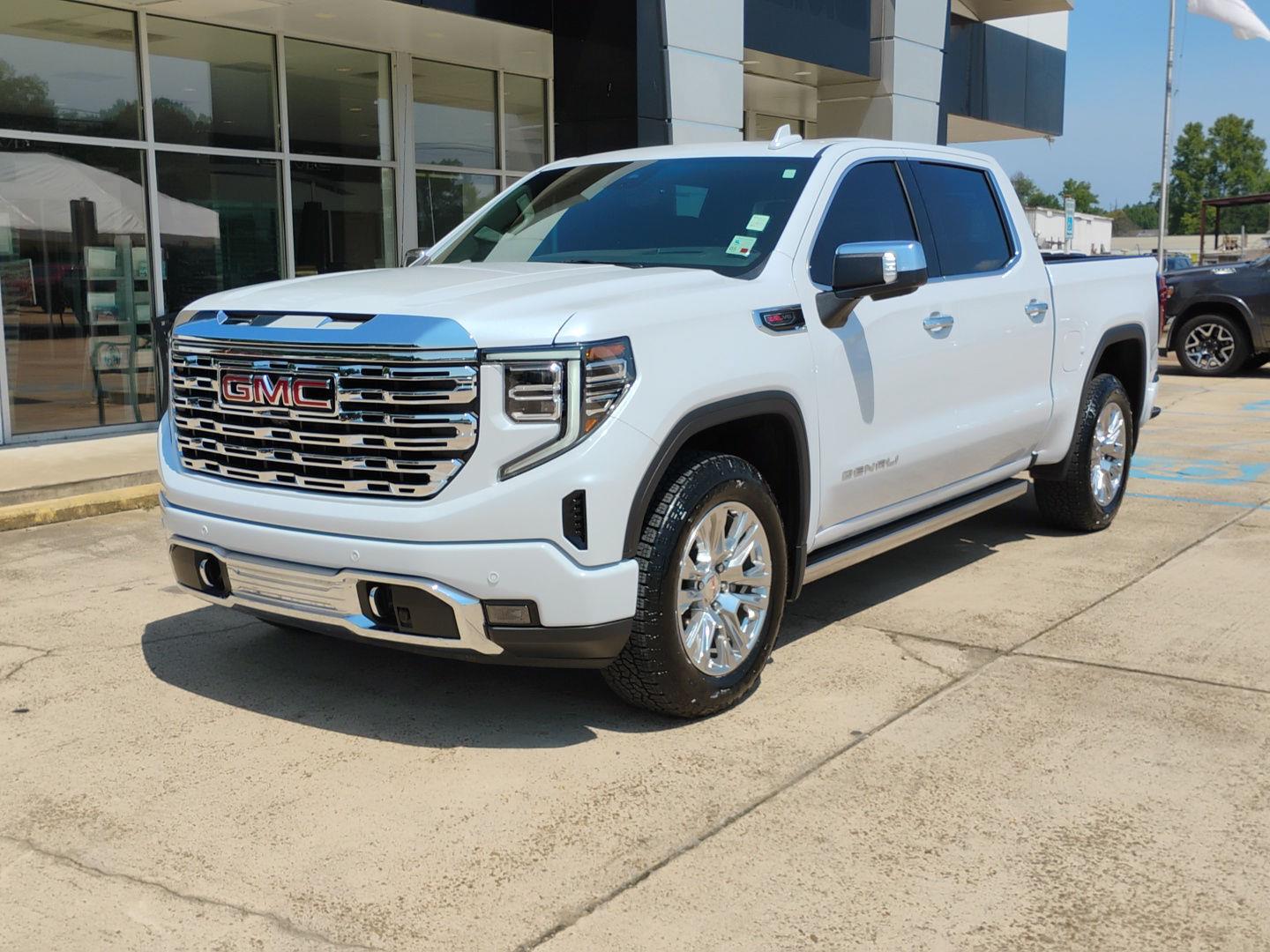 Glacier White Tricoat 2026 GMC Sierra 1500 Pickup Truck Four-Wheel Drive Automatic