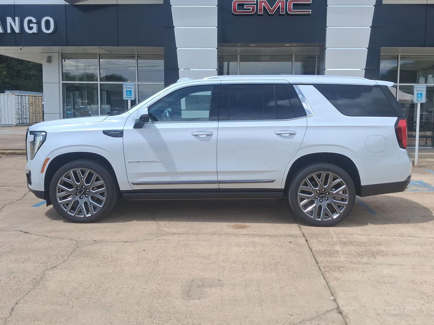 Glacier White Tricoat 2026 GMC Yukon SUV / Crossover Four-Wheel Drive Automatic