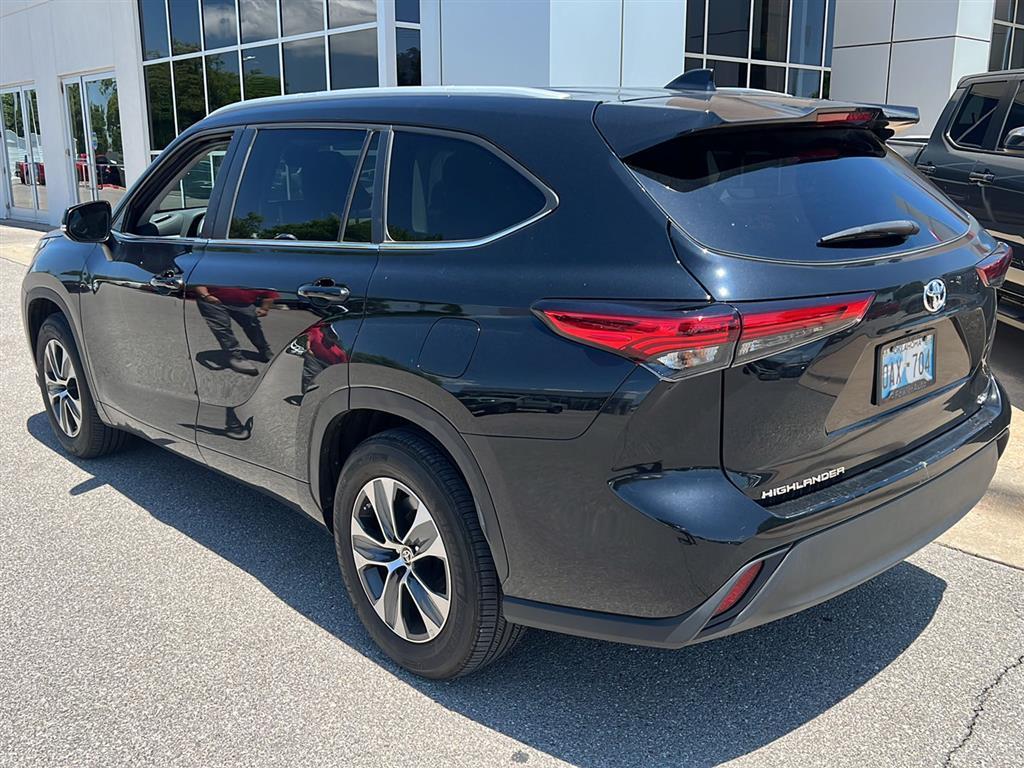 Used 2023 Toyota Highlander XLE with VIN 5TDKDRAH3PS044037 for sale in Oklahoma City, OK
