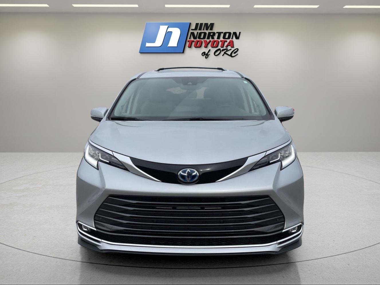 Used 2024 Toyota Sienna Limited with VIN 5TDZRKEC3RS214325 for sale in Oklahoma City, OK