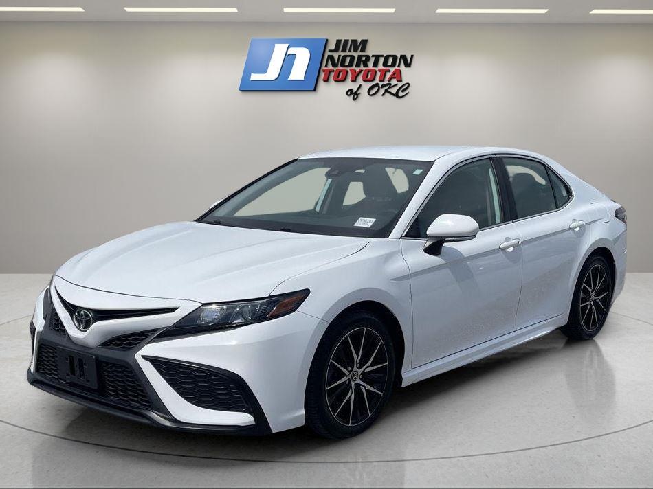Used 2021 Toyota Camry SE with VIN 4T1G11BKXMU040015 for sale in Oklahoma City, OK