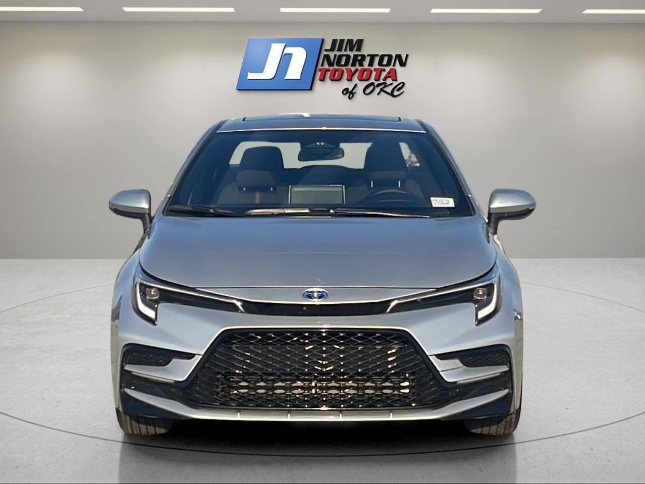 Used 2025 Toyota Corolla SE with VIN JTDBCMFE6SJ040218 for sale in Northfield, Minnesota