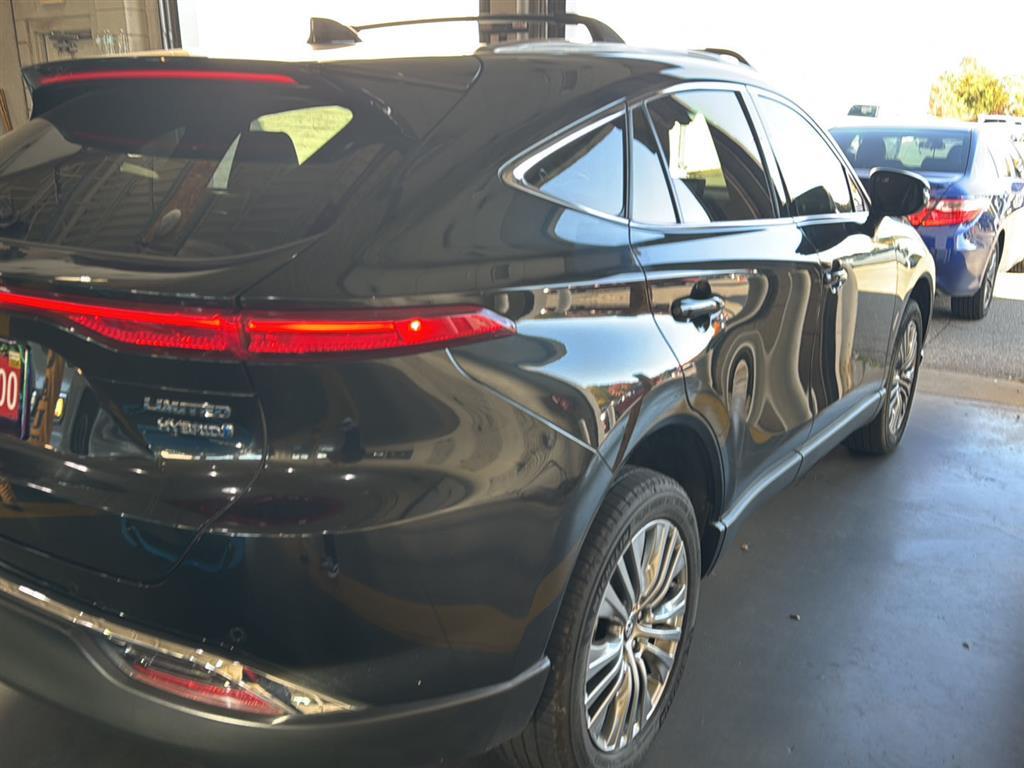 2021 Toyota Venza Limited's photo