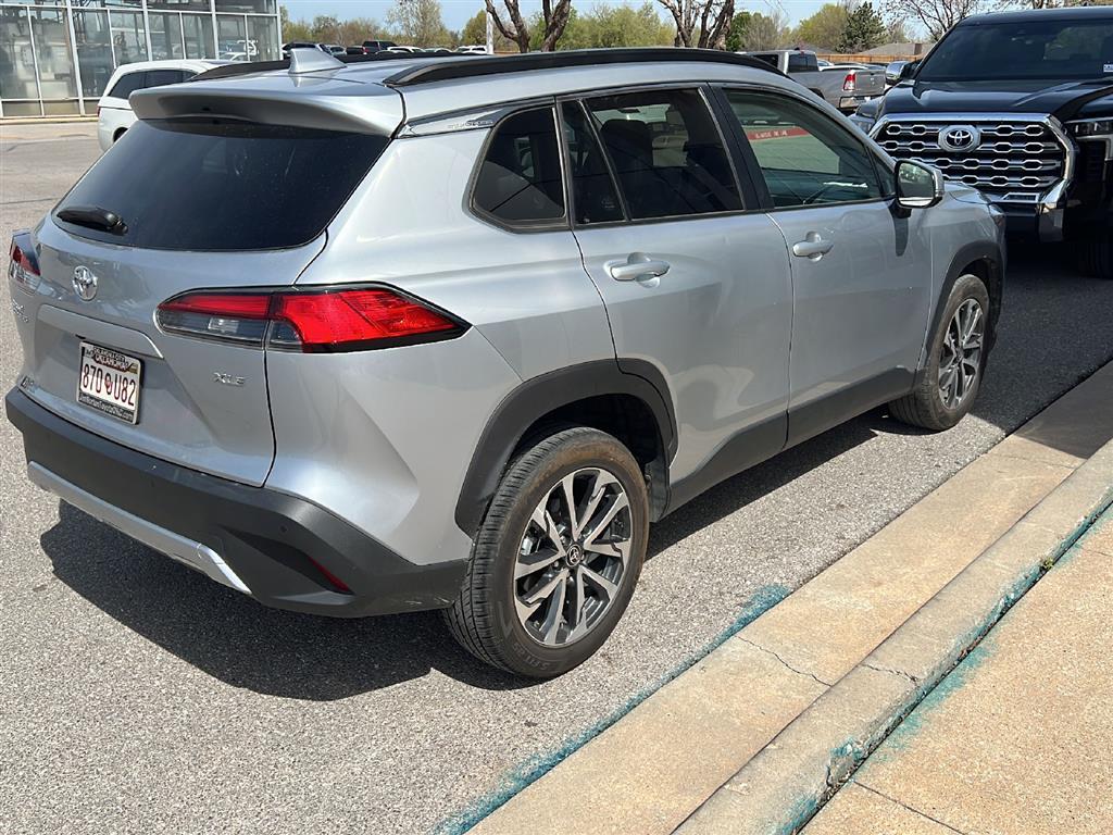 2023 Toyota Corolla Cross XLE's photo