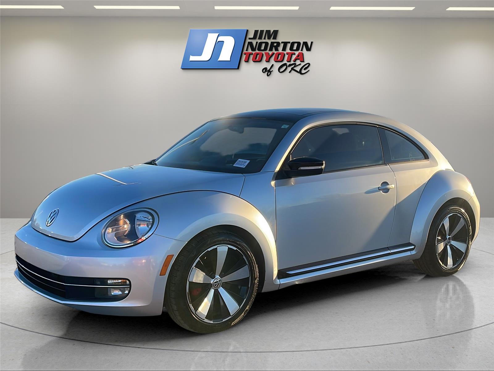 2012 Volkswagen Beetle 2.0's photo