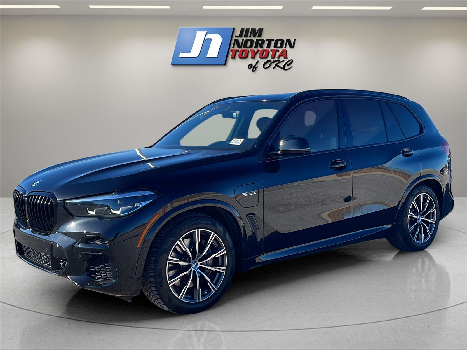 2022 BMW X5 45e's photo