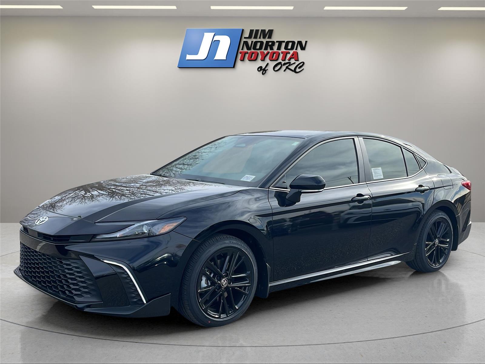 2026 Toyota Camry SE's photo