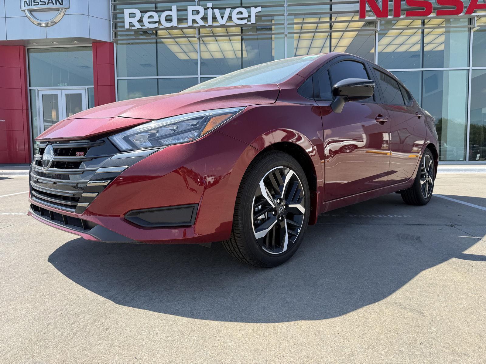 2025 Nissan Versa SR photo 2